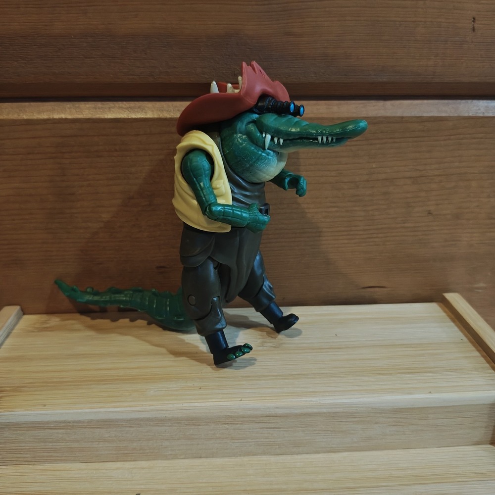 Teenage Mutant Ninja Turtles Mutant Mayhem Leatherhead Action Figure‎ K2